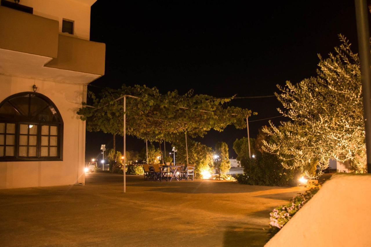 Palm Tree Apartments Psakoudia Exterior foto